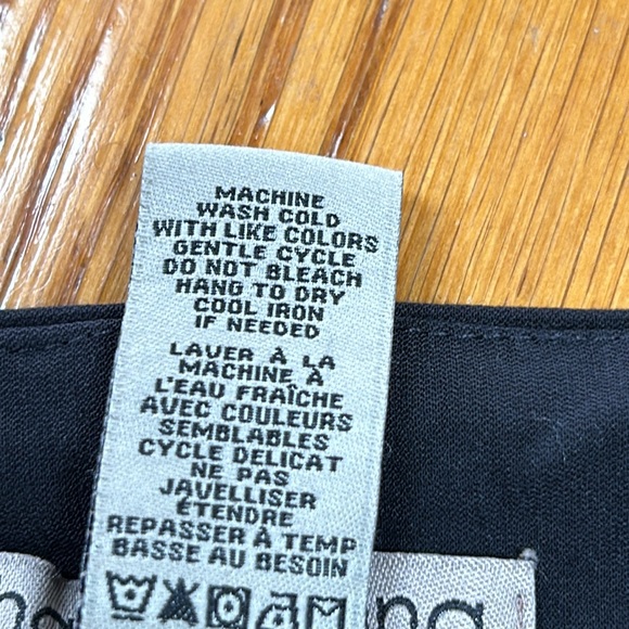 Sharon Young black pants. Size 8.  Zipper cuffs. - Picture 4 of 8